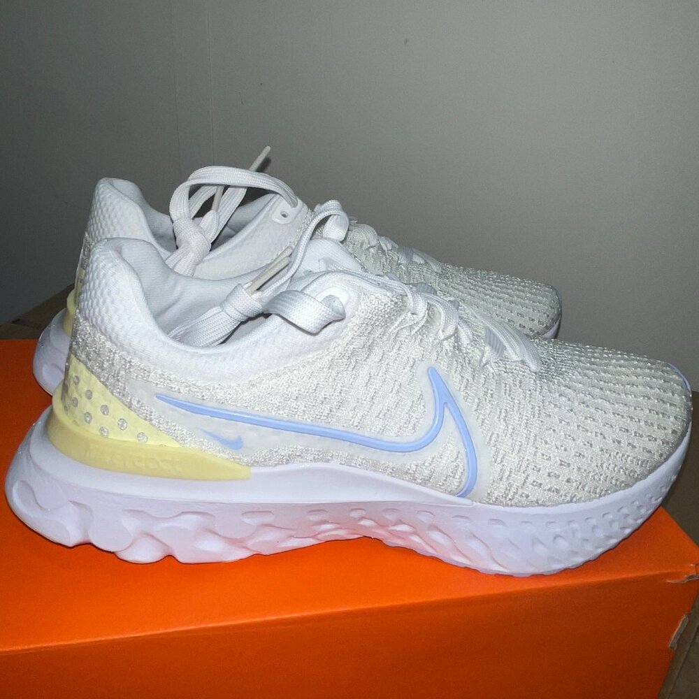 WOMEN’S NIKE REACT INFINITY RUN FLYKNIT 3 (DD3024 100) RUNNING SHOES WHITE 8.5